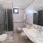 Carlton 3* Ριτσιόνε
