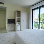 Carlton Ξενοδοχείο 3*