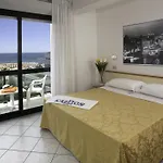 Ξενοδοχείο Carlton 3*