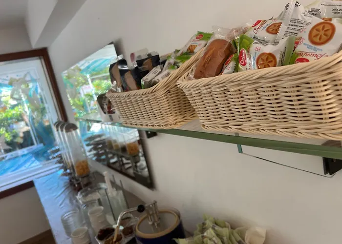 Carlton ホテル 3*